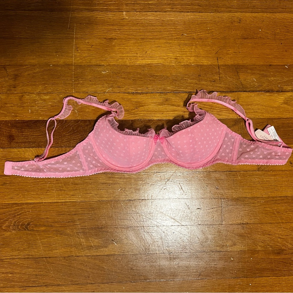 NWT Victoria’s Secret pink ruffled bra size 36B